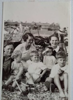 Archie and Hilda Boaks with neice Gladys