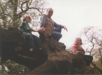 Ian with daughters Jessica and Penny